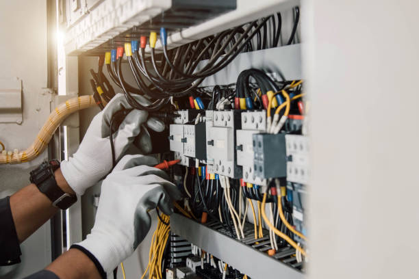 Professional Electrician in Cedarburg, WI